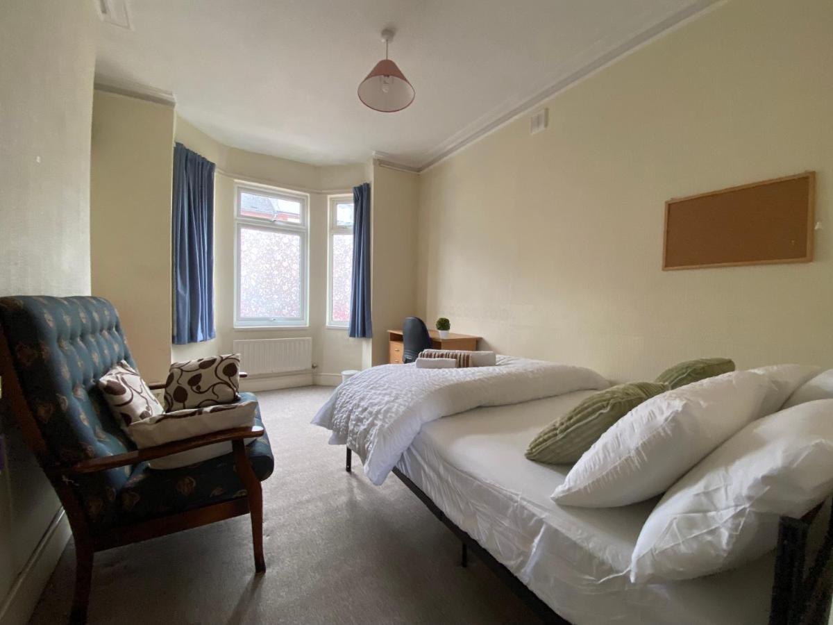 Living Serviced 5 Homestay Coventry