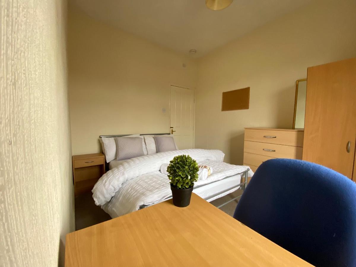 Living Serviced 5 Homestay Coventry