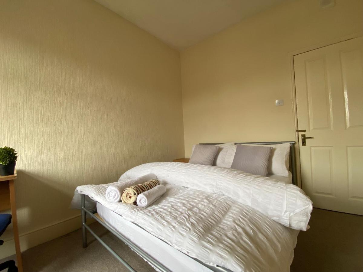 Living Serviced 5 Homestay Coventry