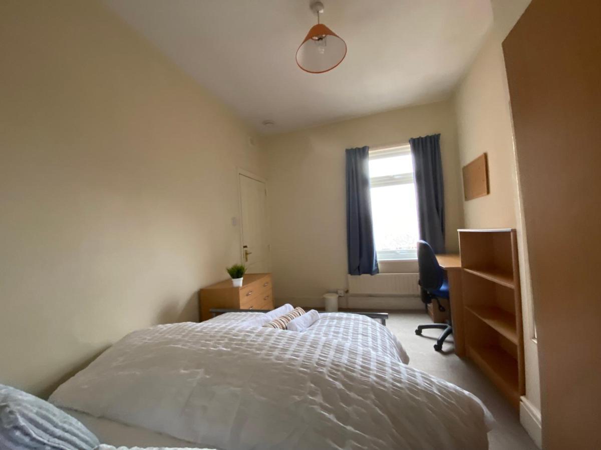 Living Serviced 5 Homestay Coventry